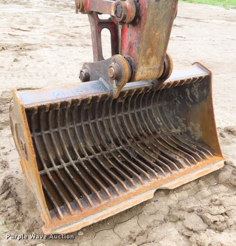 image for item DE3409 2005 Link-Belt 240 LX long reach excavator