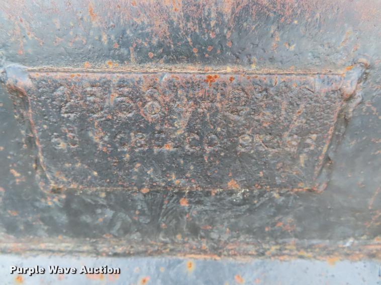 image for item DE3409 2005 Link-Belt 240 LX long reach excavator