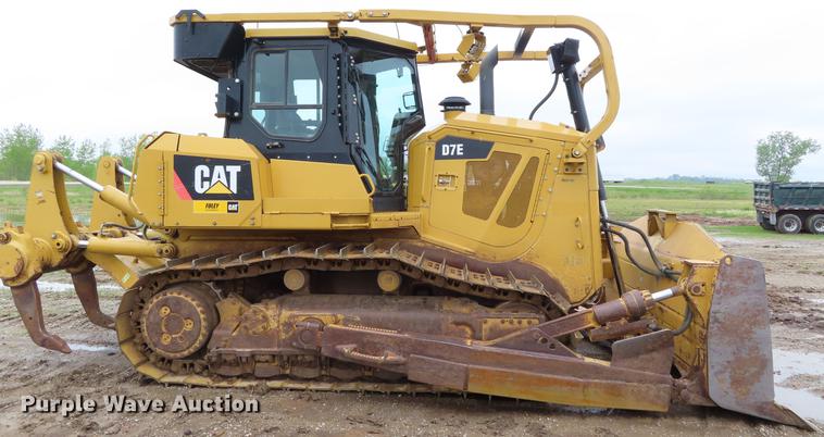 image for item DE3463 2010 Caterpillar D7E dozer