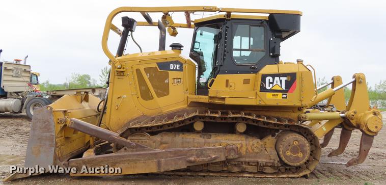 image for item DE3463 2010 Caterpillar D7E dozer
