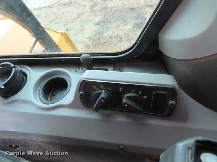 image for item DE3463 2010 Caterpillar D7E dozer