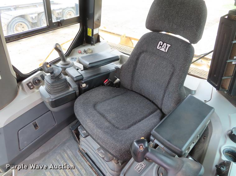 image for item DE3463 2010 Caterpillar D7E dozer