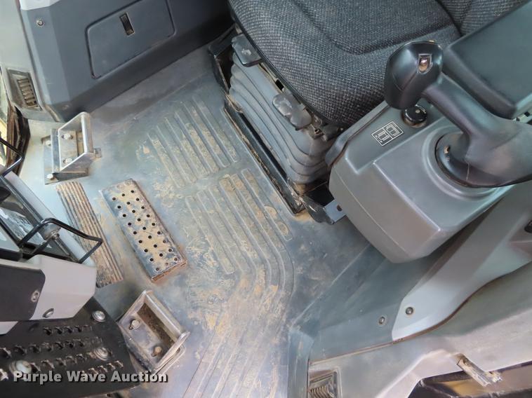 image for item DE3463 2010 Caterpillar D7E dozer