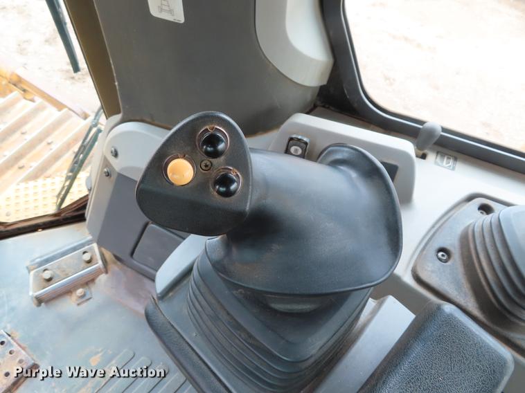 image for item DE3463 2010 Caterpillar D7E dozer