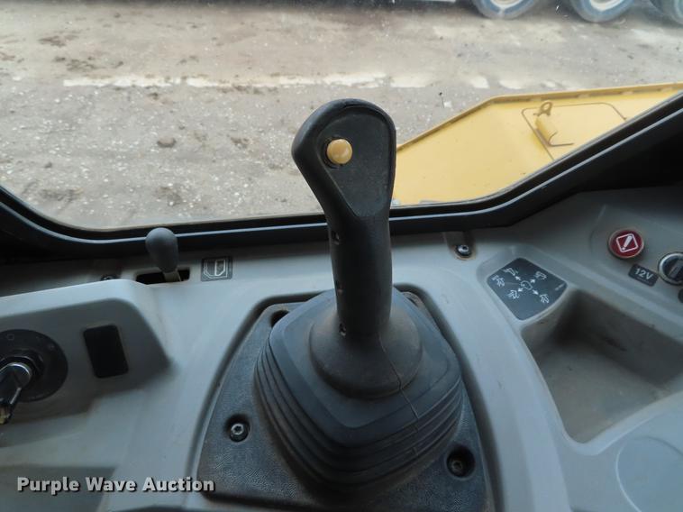 image for item DE3463 2010 Caterpillar D7E dozer