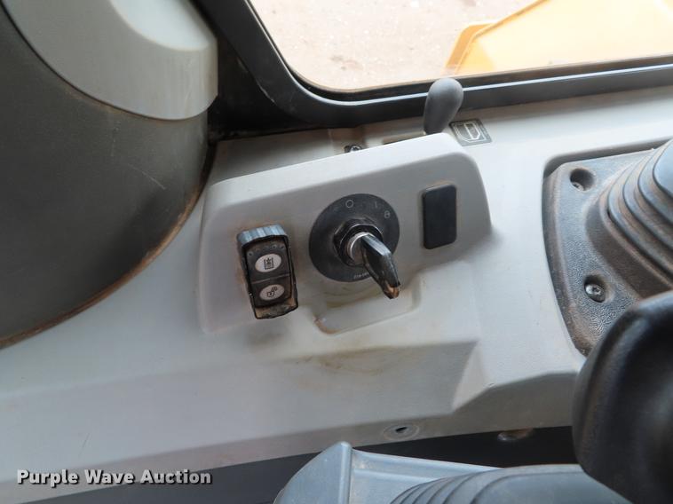 image for item DE3463 2010 Caterpillar D7E dozer