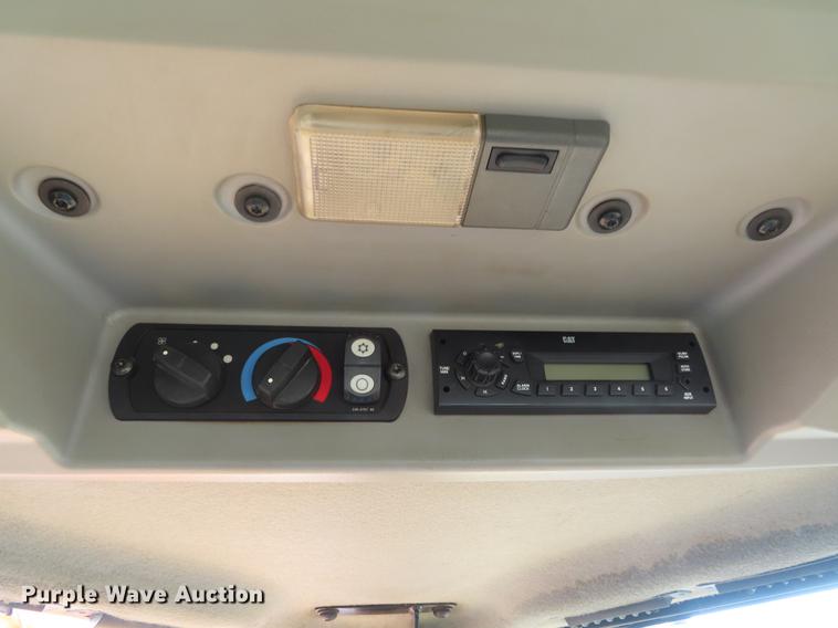 image for item DE3463 2010 Caterpillar D7E dozer