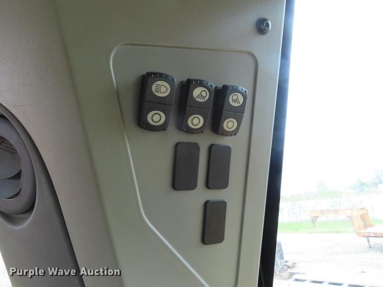 image for item DE3463 2010 Caterpillar D7E dozer