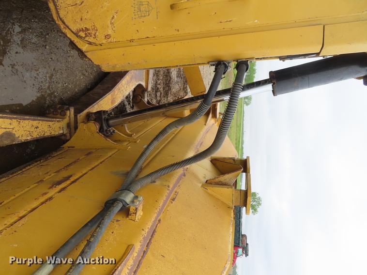 image for item DE3463 2010 Caterpillar D7E dozer