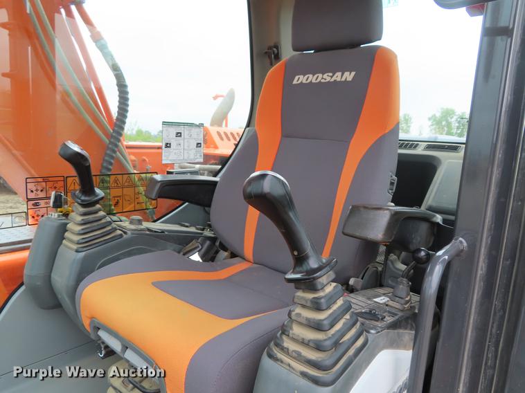 image for item DE3464 2015 Doosan DX140LC-3 excavator