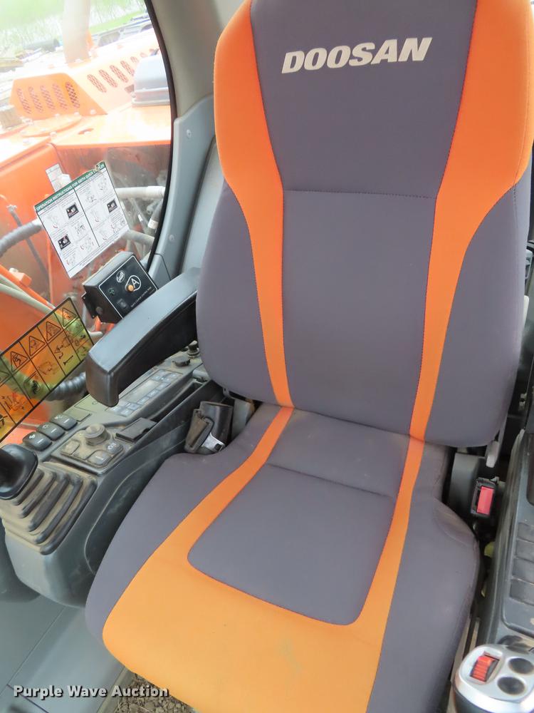 image for item DE3464 2015 Doosan DX140LC-3 excavator