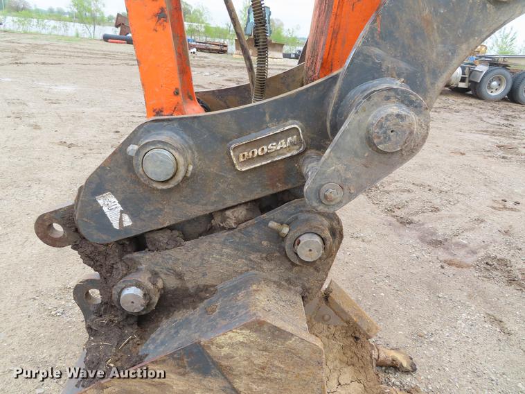 image for item DE3464 2015 Doosan DX140LC-3 excavator