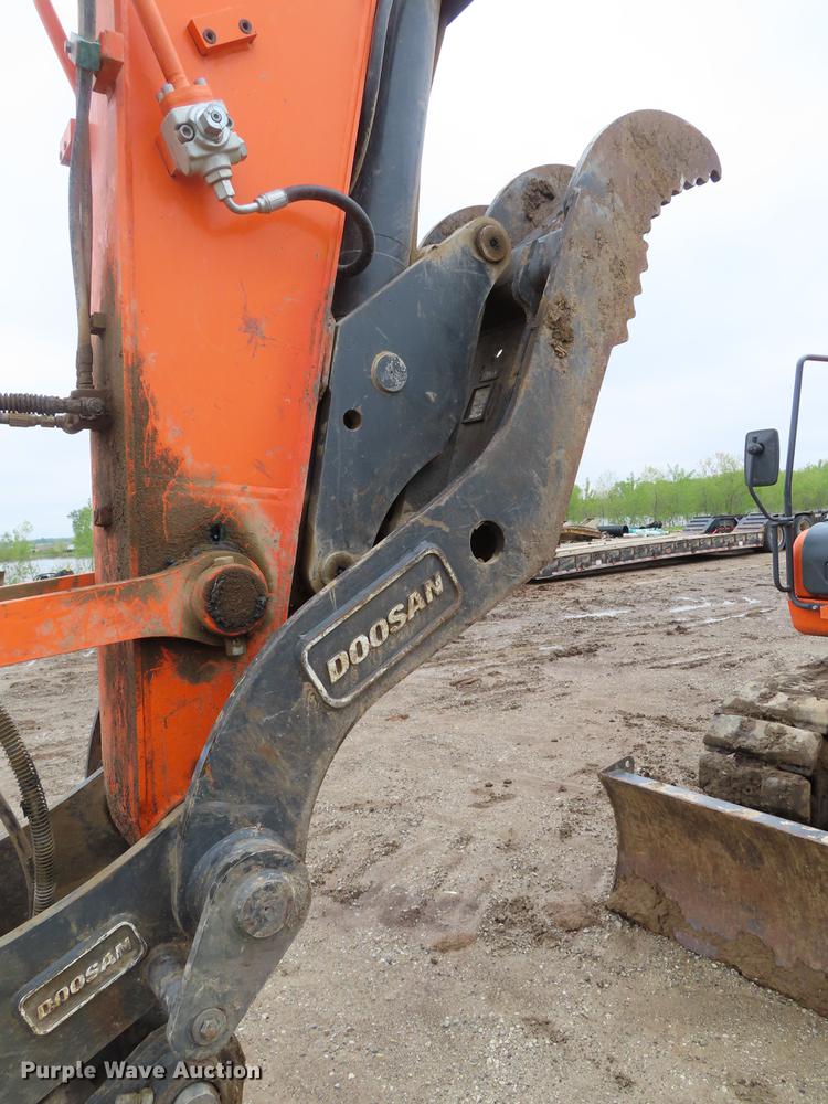 image for item DE3464 2015 Doosan DX140LC-3 excavator