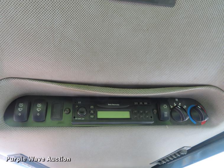 image for item DE3465 2005 John Deere 650J XLT dozer