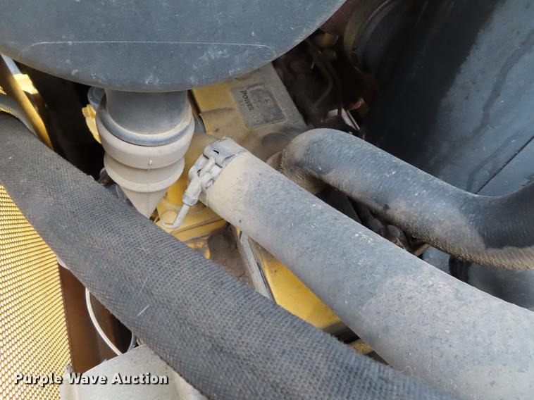 image for item DE3465 2005 John Deere 650J XLT dozer