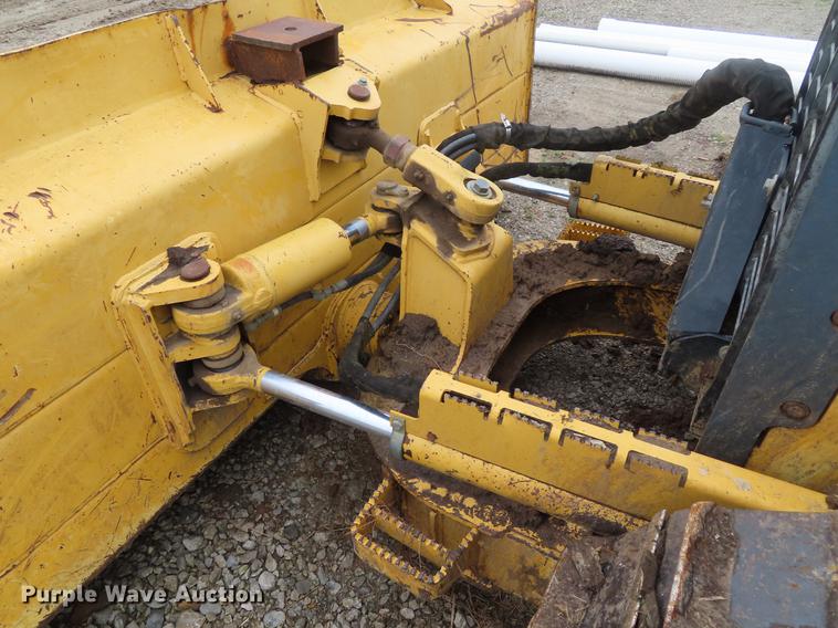 image for item DE3465 2005 John Deere 650J XLT dozer
