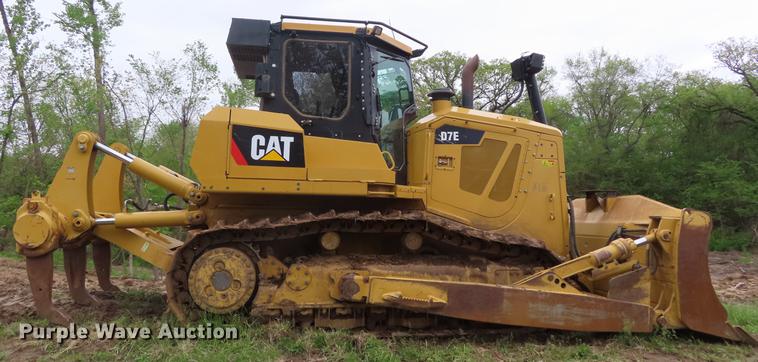 image for item DE3466 2011 Caterpillar D7E dozer