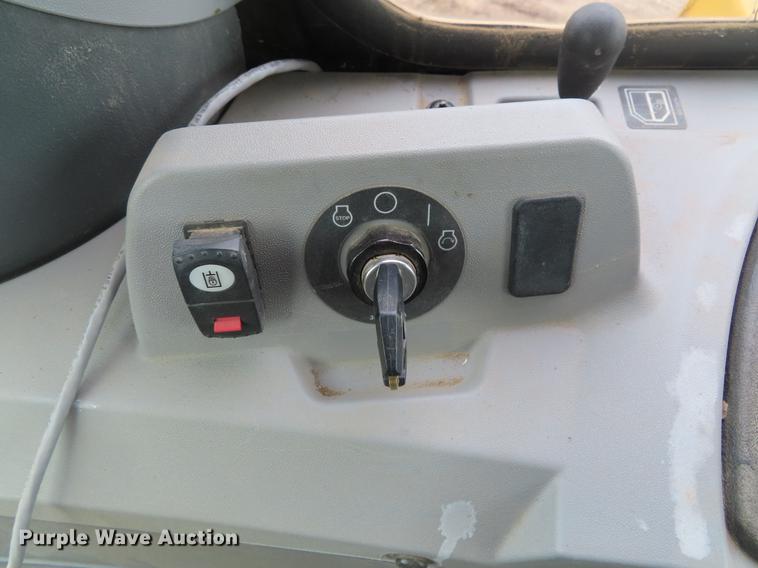 image for item DE3466 2011 Caterpillar D7E dozer