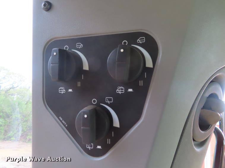 image for item DE3466 2011 Caterpillar D7E dozer