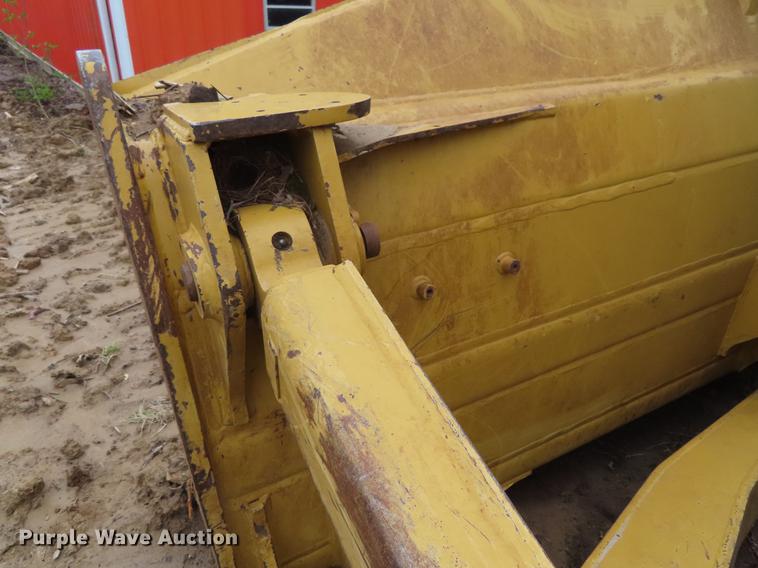 image for item DE3466 2011 Caterpillar D7E dozer