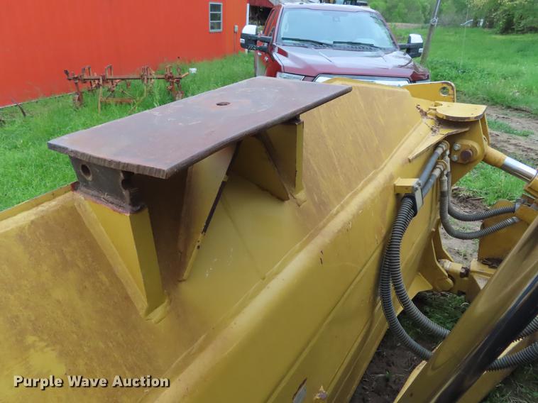 image for item DE3466 2011 Caterpillar D7E dozer