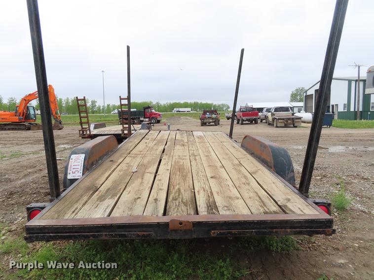 image for item DE3492 1987 HMI utility trailer