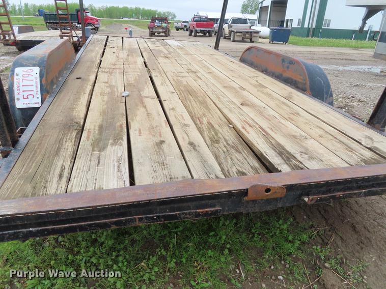 image for item DE3492 1987 HMI utility trailer