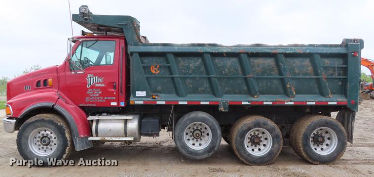 image for item DF7828 1999 Sterling A-Line dump truck