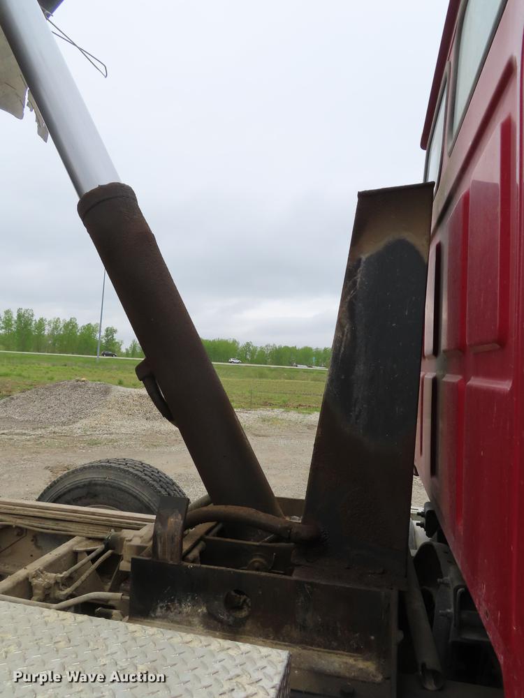 image for item DF7828 1999 Sterling A-Line dump truck