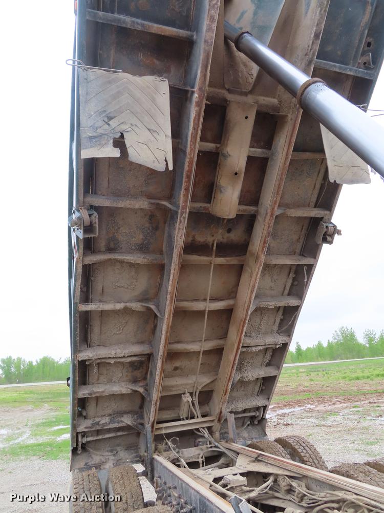 image for item DF7828 1999 Sterling A-Line dump truck