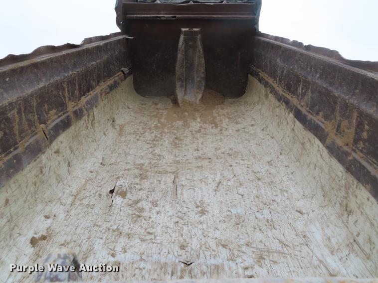 image for item DF7828 1999 Sterling A-Line dump truck