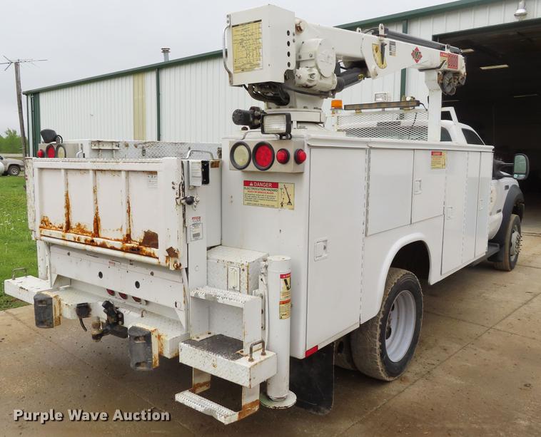 image for item DF7829 2007 Ford F550 utility truck with crane