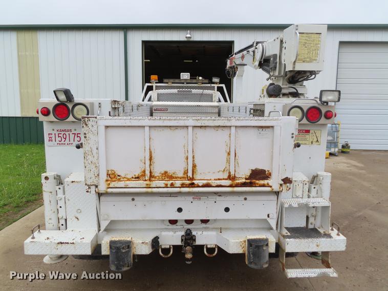 image for item DF7829 2007 Ford F550 utility truck with crane