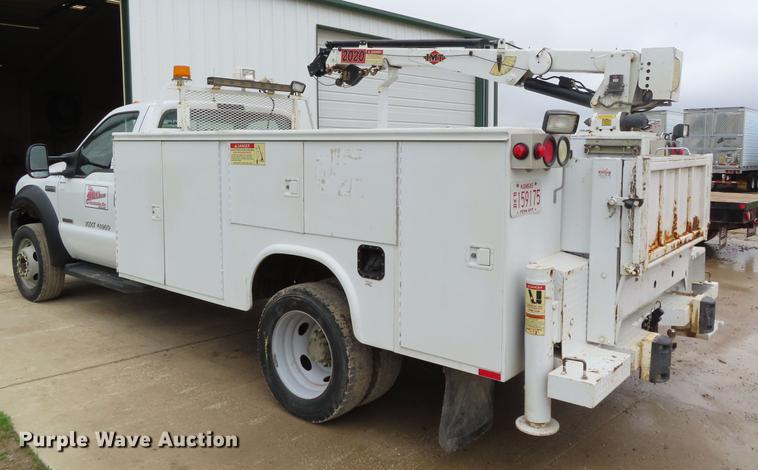image for item DF7829 2007 Ford F550 utility truck with crane