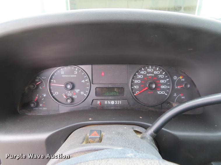 image for item DF7829 2007 Ford F550 utility truck with crane