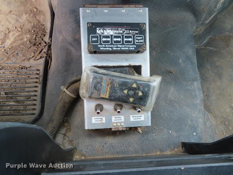 image for item DF7829 2007 Ford F550 utility truck with crane