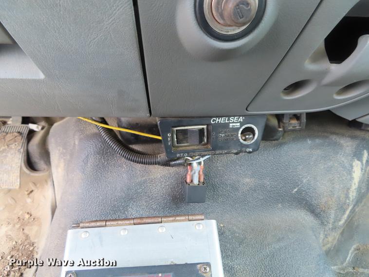 image for item DF7829 2007 Ford F550 utility truck with crane