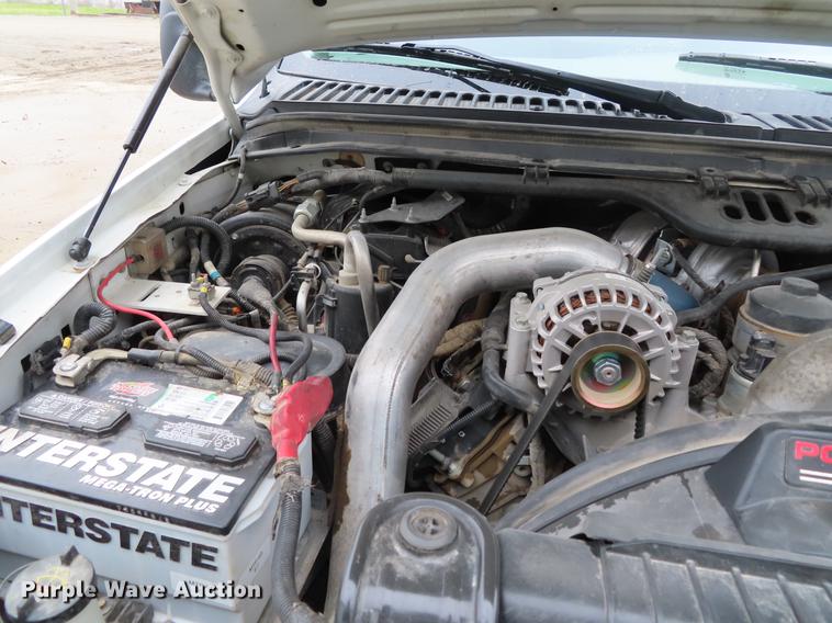 image for item DF7829 2007 Ford F550 utility truck with crane