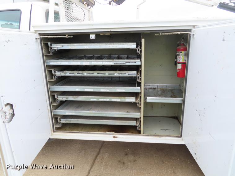 image for item DF7829 2007 Ford F550 utility truck with crane