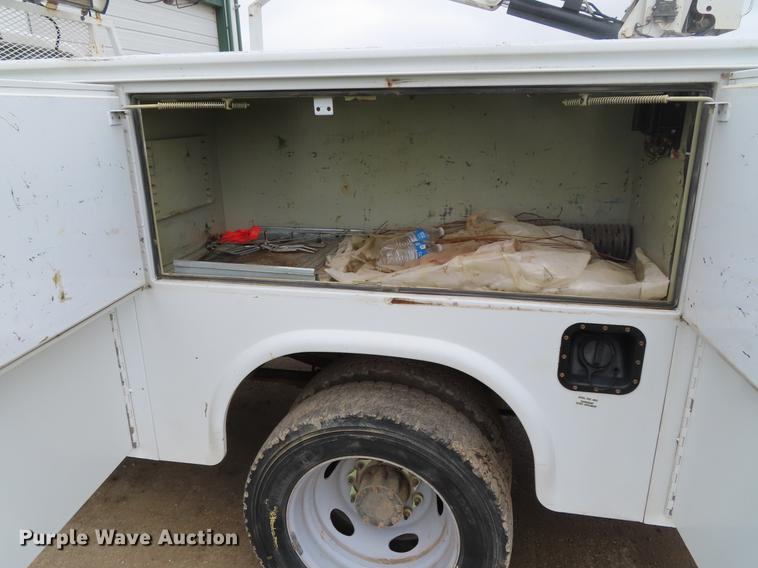 image for item DF7829 2007 Ford F550 utility truck with crane