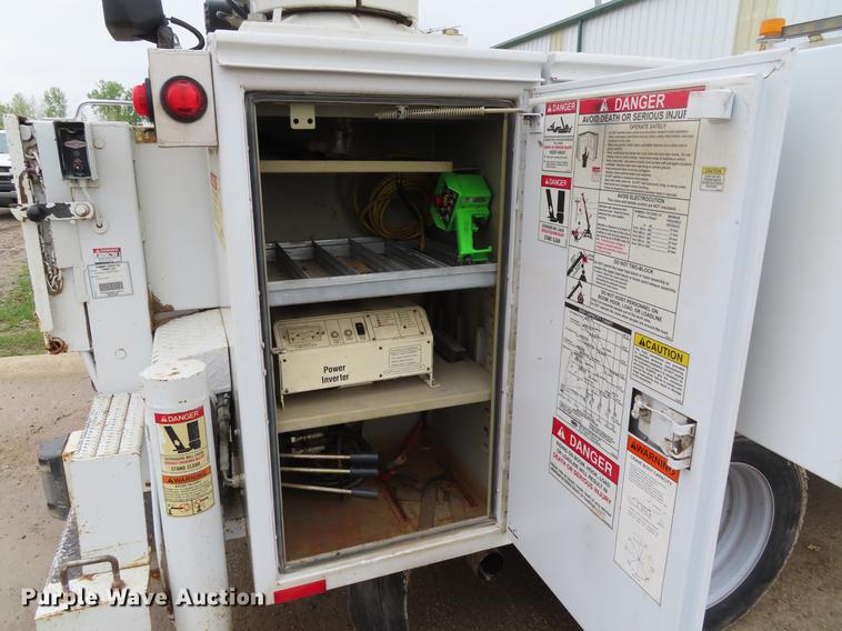 image for item DF7829 2007 Ford F550 utility truck with crane