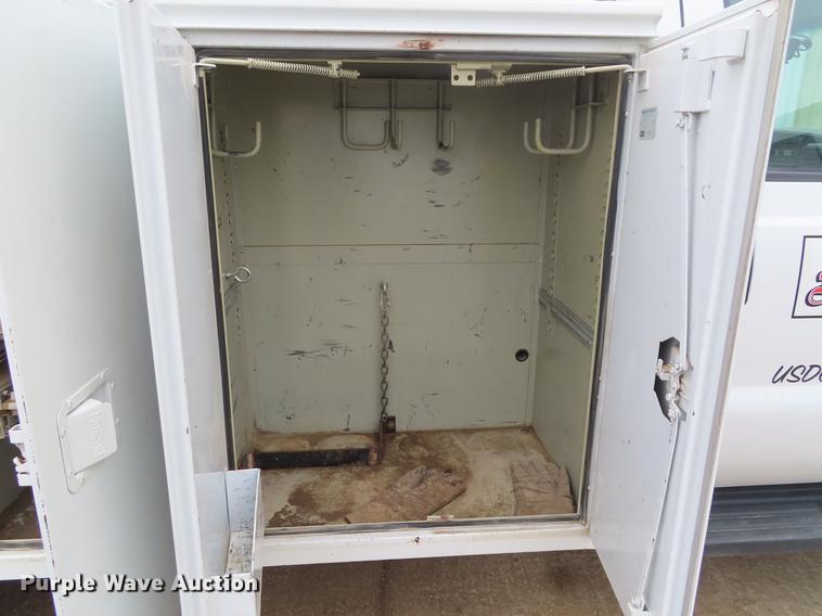 image for item DF7829 2007 Ford F550 utility truck with crane