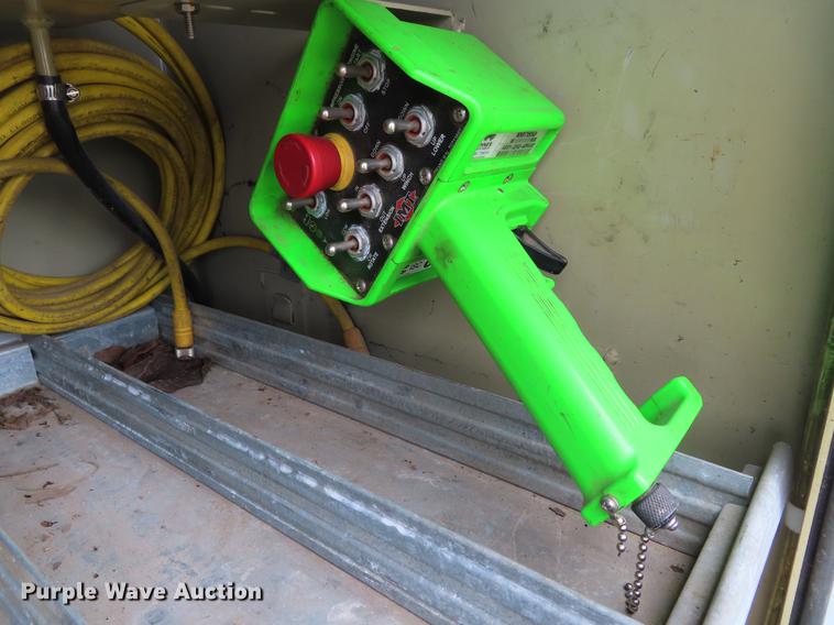 image for item DF7829 2007 Ford F550 utility truck with crane