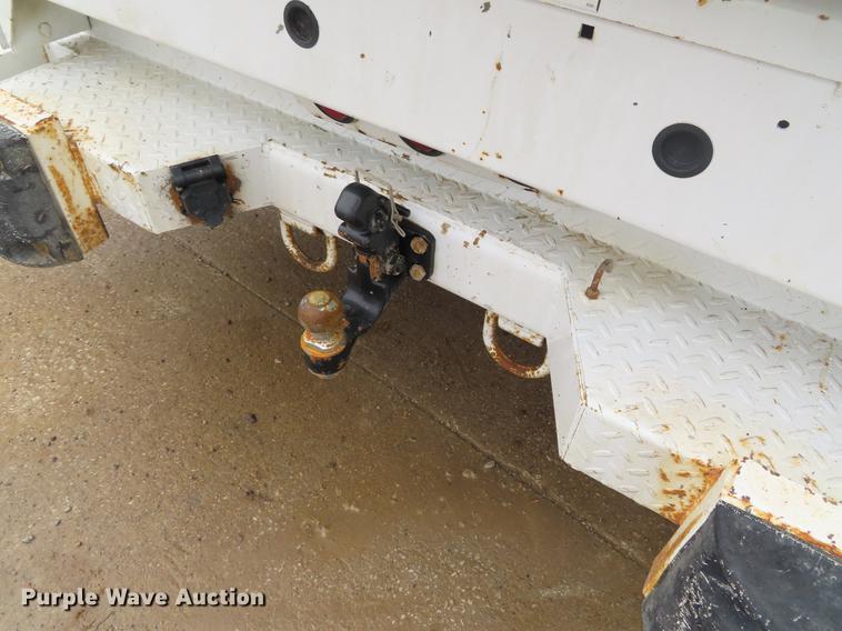 image for item DF7829 2007 Ford F550 utility truck with crane