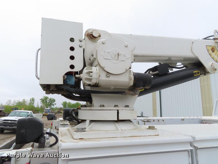 image for item DF7829 2007 Ford F550 utility truck with crane