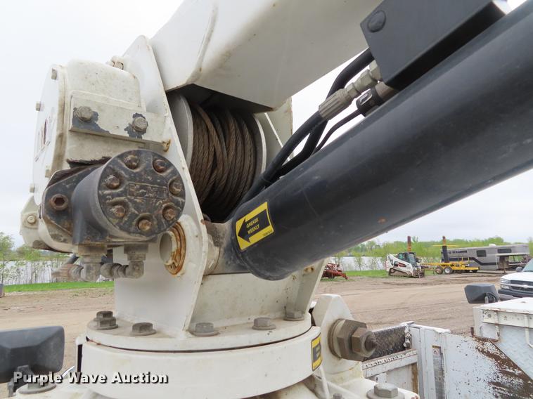 image for item DF7829 2007 Ford F550 utility truck with crane