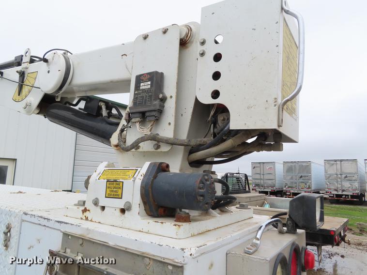 image for item DF7829 2007 Ford F550 utility truck with crane