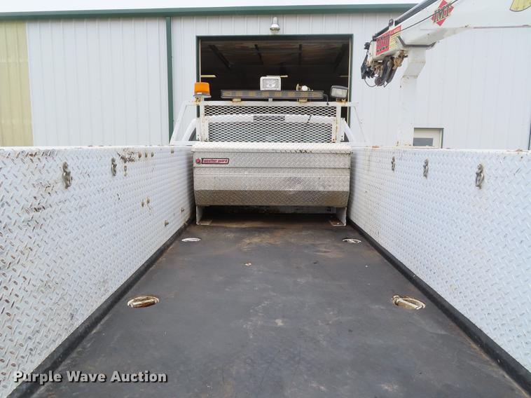 image for item DF7829 2007 Ford F550 utility truck with crane