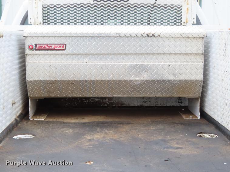 image for item DF7829 2007 Ford F550 utility truck with crane