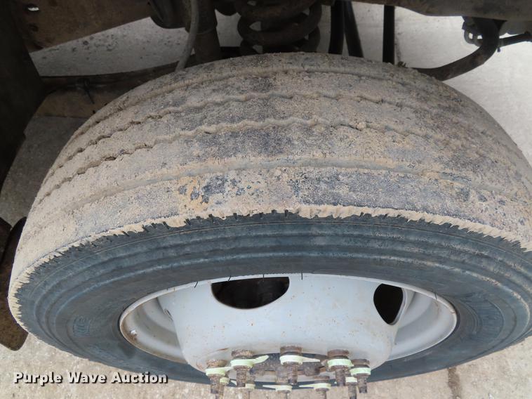 image for item DF7829 2007 Ford F550 utility truck with crane